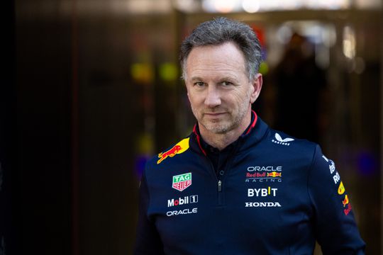 Christian Horner ontkent achterstand Red Bull Ford-power unit: 'We behalen al onze doelen'