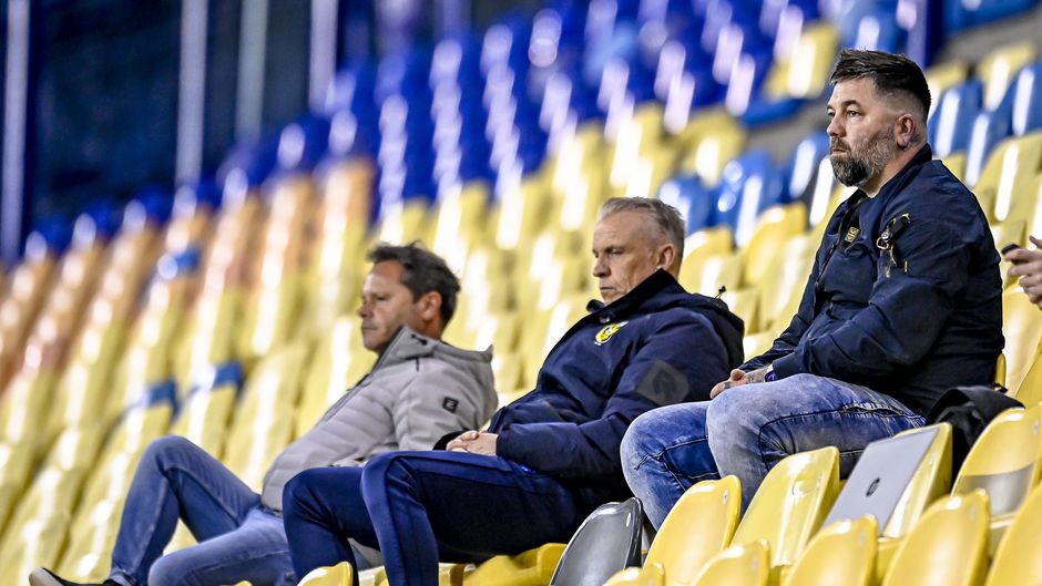 Vitesse zit ook na puntenstraf nog gigantisch in de problemen: 'Over een paar weken kan het afgelopen zijn'