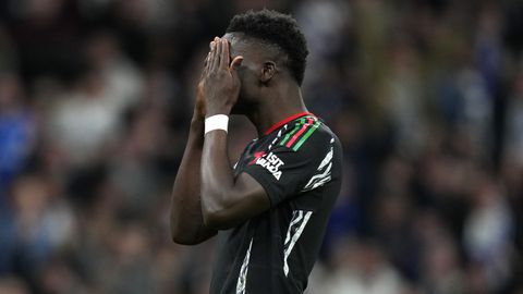 Rafael van der Vaart fileert Arsenal-ster Bukayo Saka na cruciale misser tegen Real Madrid: 'Het is een schande'