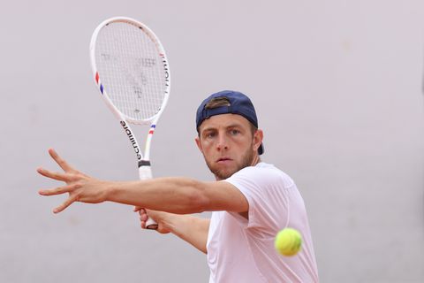 Toptennisser Tallon Griekspoor overtuigend naar kwartfinale, Botic van de Zandschulp klaar op favoriete locatie