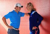 Zwangere oud-toptennisster 'knipoogt' naar ex-verloofde Rory McIlroy: 'Ze worden steeds knapper'