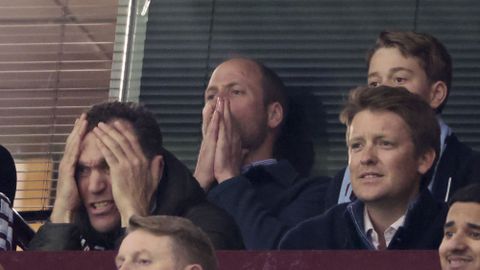 Beroemdheden duiken op en gaan door achtbaan van emoties bij Aston Villa - PSG