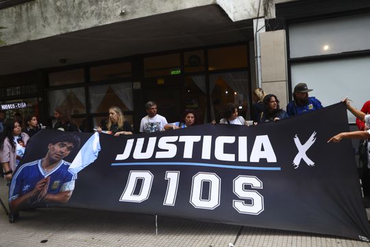 Lijfarts Diego Maradona geeft verklaring over dood voetbalicoon: 'Ik wil zeggen dat ik onschuldig ben'