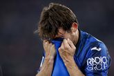 Marten de Roon verlaat vol emotie het veld na zijn blessure © Getty Images