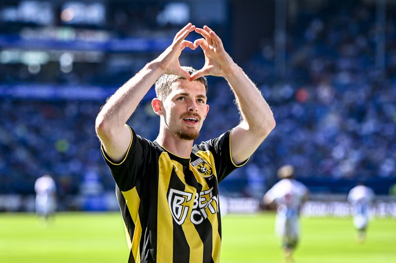 'Er ontstaat licht aan het einde van de tunnel': Vitesse krijgt dubbel goed nieuws op vrijdag