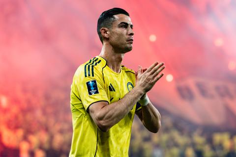 Voetbalicoon Cristiano Ronaldo ziet droom in rook opgaan: Japanse verrassing slaat genadeloos toe