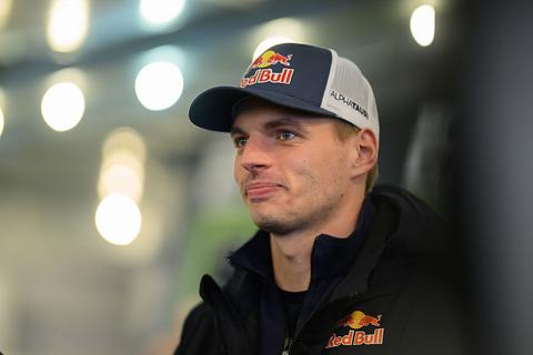 Max Verstappen rijdt indrukwekkende openingsstint op Nürburgring: 'De komende uren worden heel spannend'