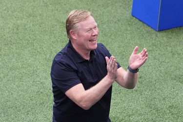 Groot cadeau voor jarige moeder Ronald Koeman: bondscoach viert eerste EK-overwinning met familie