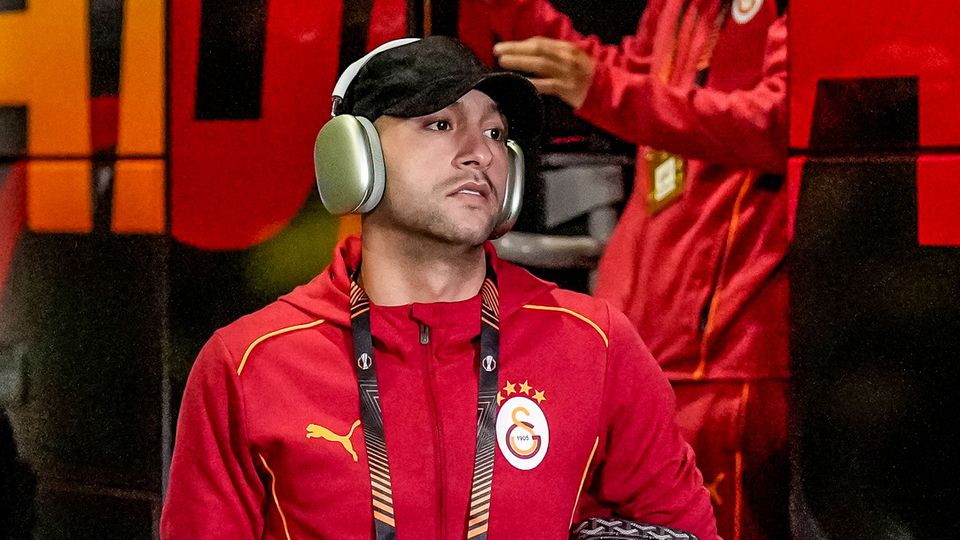 'Schijnheilige' Hakim Ziyech krijgt er opnieuw van langs van zijn broer: 'Mama act' image