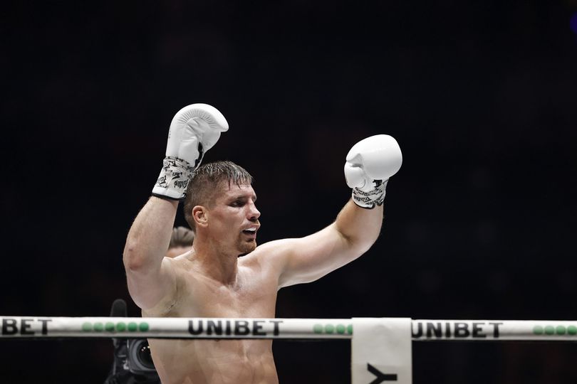 Kickbokskampioen Rico Verhoeven laat meer los over huwelijksplannen: 'Dan gaan we trouwen' image