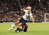 De tackle van Leonardo Bonucci op Steph Houghton.

© GettyImages