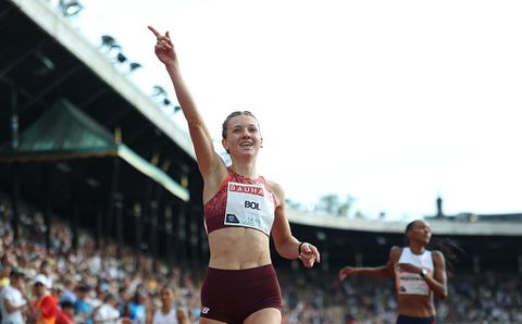 Topatlete Femke Bol lacht om nieuwe bijnaam na topprestatie: 'Deze had ik nog niet eerder gehoord'