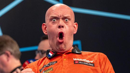 Topdarter Michael van Gerwen profiteert van 'oneerlijke' regel: 'Een hele opluchting voor hem'
