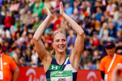 Topatlete Fleur Jong (30) springt machtig ver en scherpt eigen wereldrecord aan