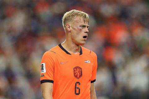 Oude amateurclubs van Jan Paul van Hecke cashen flink door toptransfer van 60 miljoen euro