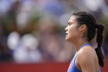 Toptennisster Emma Raducanu raakt bijna de helft van haar prijzengeld kwijt na verloren finale