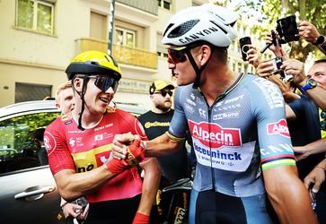 Klagende en 'onwetende' Mathieu van der Poel krijgt ook zelf de schuld: 'Soms moet je dat doen'