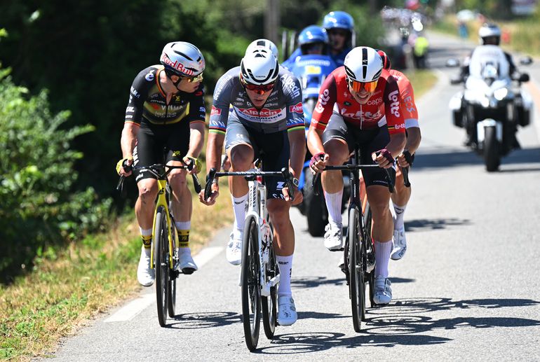 LIVE Tour de France | Mathieu van der Poel kansrijk in chaotische etappe, maar ook vrees voor loodzware klim
