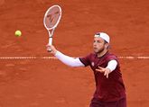 Tallon Griekspoor ontsnapt aan zeperd bij eerste duel na Wimbledon en zorgt voor Nederlandse tennisclash in Zweden