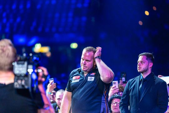 Nederlandse topdarter in de knel door thuissituatie tijdens belangrijk toernooi: 'Ik heb alles overwogen'