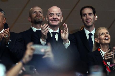 NOS-commentator gaat viraal met bizarre opmerking over Gianni Infantino tijdens halve finale op WK voetbal