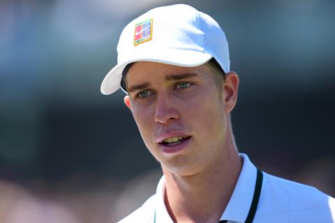 Nederlands talent (18) bereikt mijlpaal in tenniscarrière na merkwaardige opgave van tegenstander