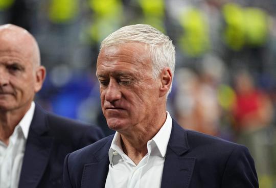 Felle kritiek op bondscoach Frankrijk na domper op WK voetbal: 'Met deze generatie maar één keer kampioen...'