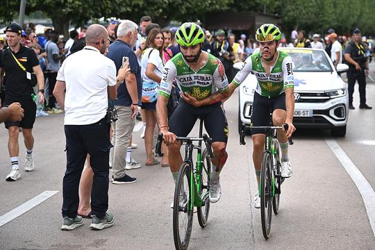 Vreselijke valpartij kost grote naam rest van Tour de France: 'Hij was behoorlijk overstuur'