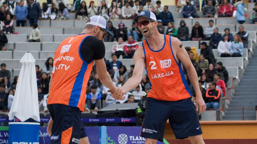 Beachvolleyballers Alexander Brouwer en Robert Meeuwsen zijn per direct uit elkaar tijdens EK in Scheveningen