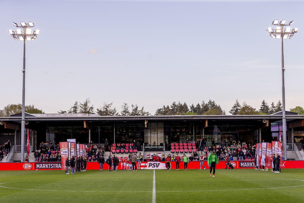 PSV-talent Peter Quispel ziet wel wat in nieuwe spelregels: 'Indribbelen mogen ze overal doorvoeren'