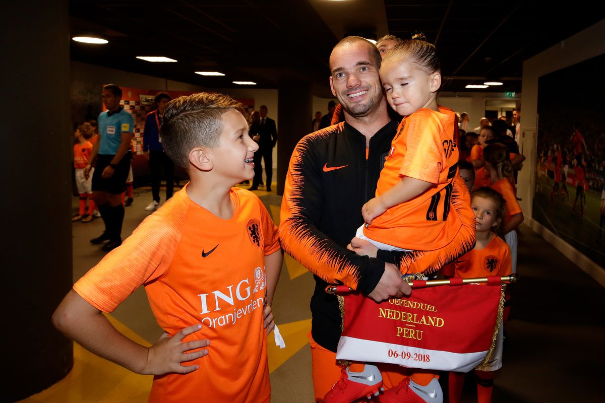 Zoon Wesley Sneijder (17) krijgt bijzondere straf tijdens talentenclash met Paris Saint-Germain