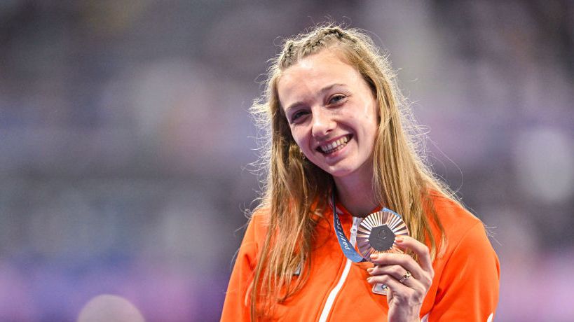 Femke Bol onthult aan wie ze denkt na gouden race: 'Dat geeft een soort superkracht'