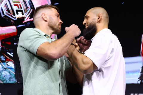 Zo kijk je live naar UFC 319 in Chicago met Dricus Du Plessis en Khamzat Chimaev