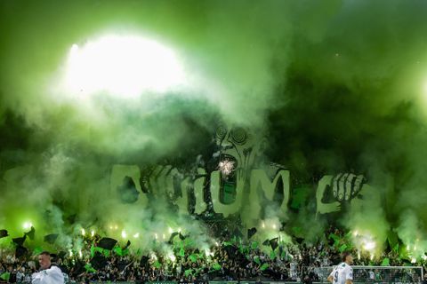 Chaotische derby FC Groningen - SC Heerenveen: duel uitgesteld, tijdelijk gestaakt en beslist in blessuretijd