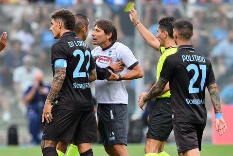 Topcoach van Noa Lang gaat compleet door het lint tijdens verhit oefenduel