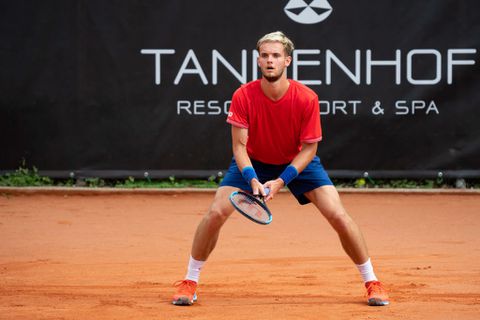 'Koude douche' voor Duitse tennisser na bizarre diskwalificatie: 'Ik heb dat maar tien seconden gedaan'