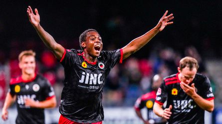 KKD | Richie Omorowa is topscorer na brace, Helmond Sport behoudt koppositie door goal in blessuretijd