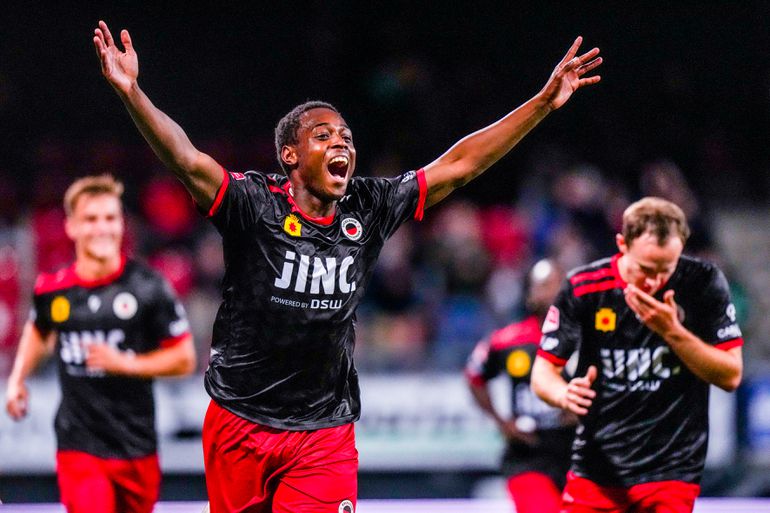 KKD | Richie Omorowa is topscorer na brace, Helmond Sport behoudt koppositie door goal in blessuretijd