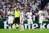 Real Madrid-aanvoerder Dani Carvajal krijgt rood in de Champions League-wedstrijd tegen Marseille. ©Getty Images