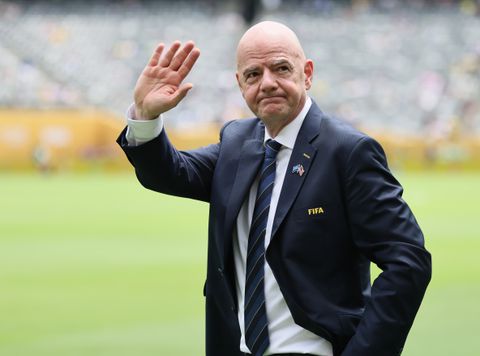 FIFA heeft goed nieuws: PSV, Ajax en Feyenoord mogen hopen op gedeelte van 300 miljoen euro