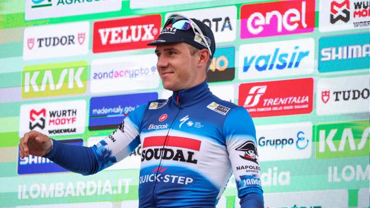 Remco Evenepoel wint opnieuw wielerprijs in België en aast nu op recordhouder