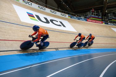 Harrie Lavreysen schrijft historie op WK baanwielrennen: 'Bullet Train' sprint onbedreigd naar wereldtitel