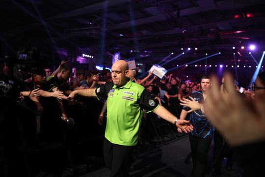 Vincent van der Voort velt hard oordeel over verdere carrière Michael van Gerwen: 'Dan is hij niet geslaagd'