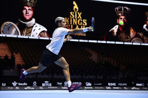 Toptennisser Carlos Alcaraz meldt zich als eerste voor wedstrijd van zes miljoen dollar