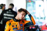 Lando Norris heeft de schuld gekregen van McLaren van de botsing met teamgenoot Oscar Piastri in Singapore. ©Getty Images