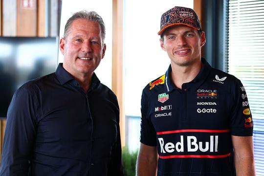Max Verstappen opvallend openhartig over vader Jos: 'Het is moeilijk te beschrijven'