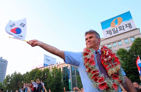 Voormalig bondscoach Guus Hiddink (78) deelt bijzonder verhaal: 'Mensen stonden te janken'