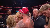 Jutta Leerdam viert zege van Jake Paul op Mike Tyson met intieme kus