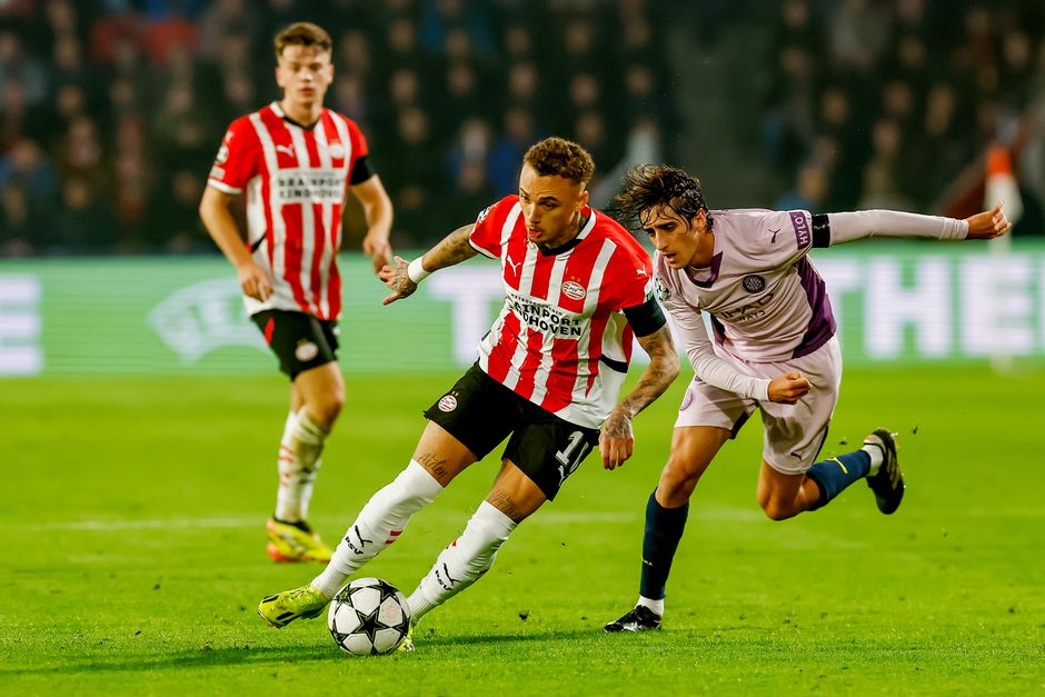Jonge PSV'er springt in de bres voor Noa Lang: 'Snap niet dat hij zoveel kritiek krijgt'