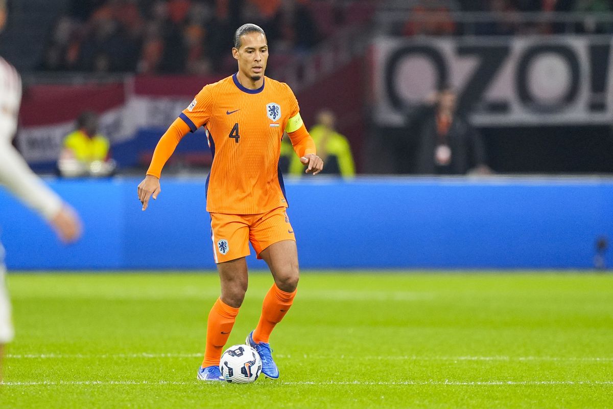 Virgil van Dijk schrok van medisch noodgeval bij Hongarije: 'Heel eng om te zien'